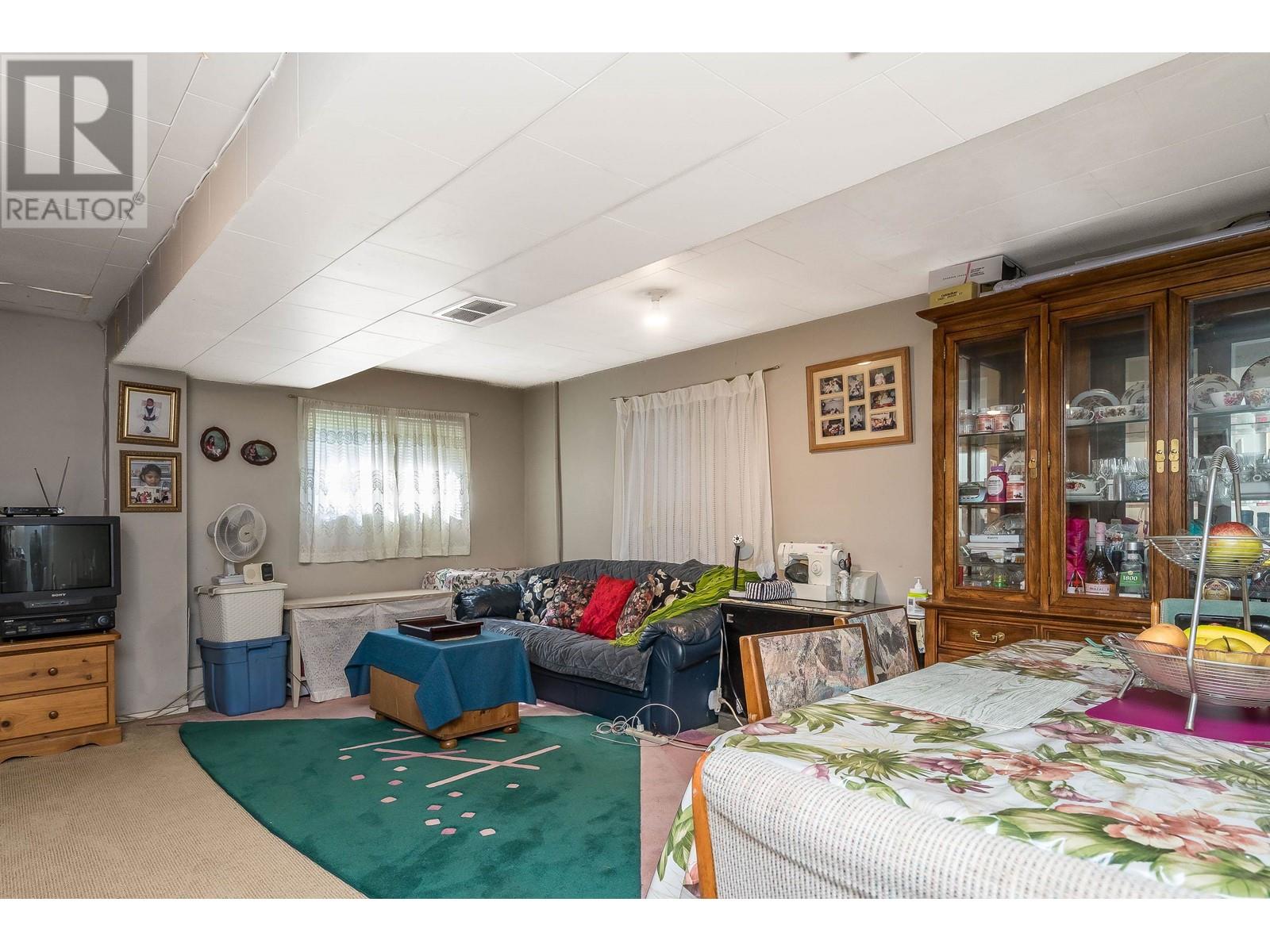 1917 E 22nd Avenue, Vancouver, British Columbia  V5N 2R2 - Photo 12 - R2989726