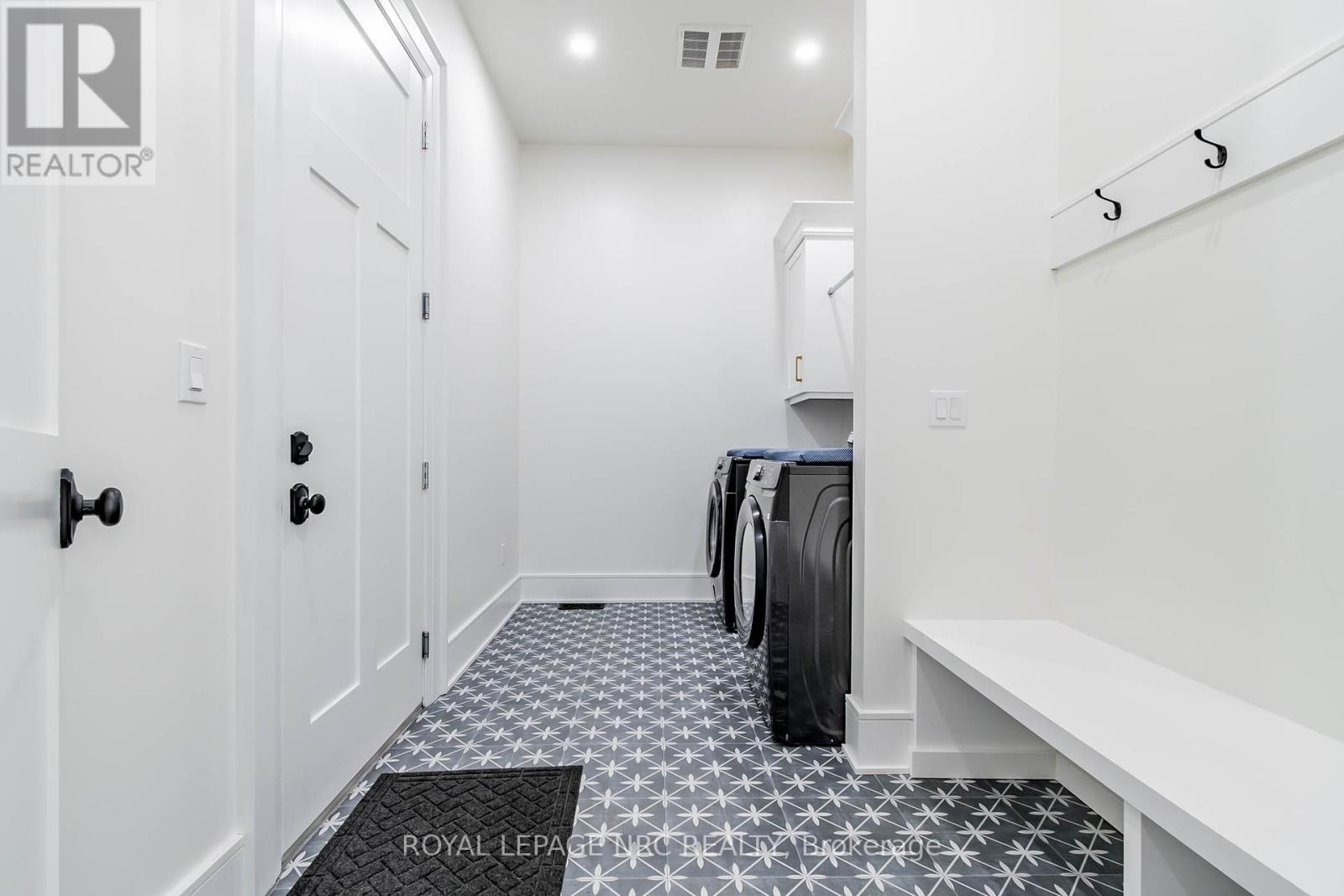 Property at 1553 PELHAM STREET N image 5