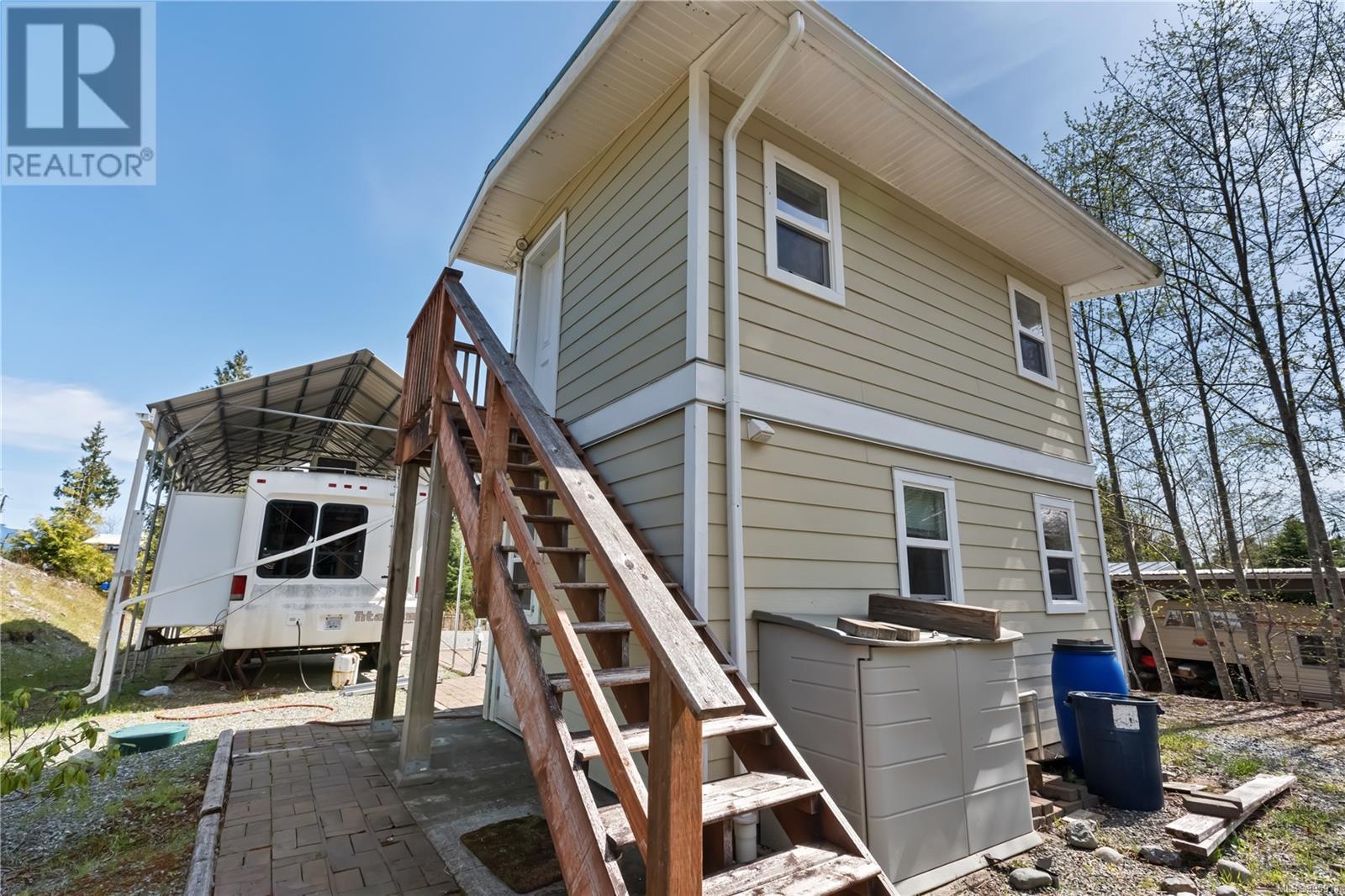 1181 Seventh Ave, Ucluelet, British Columbia  V0R 3A0 - Photo 3 - 995911