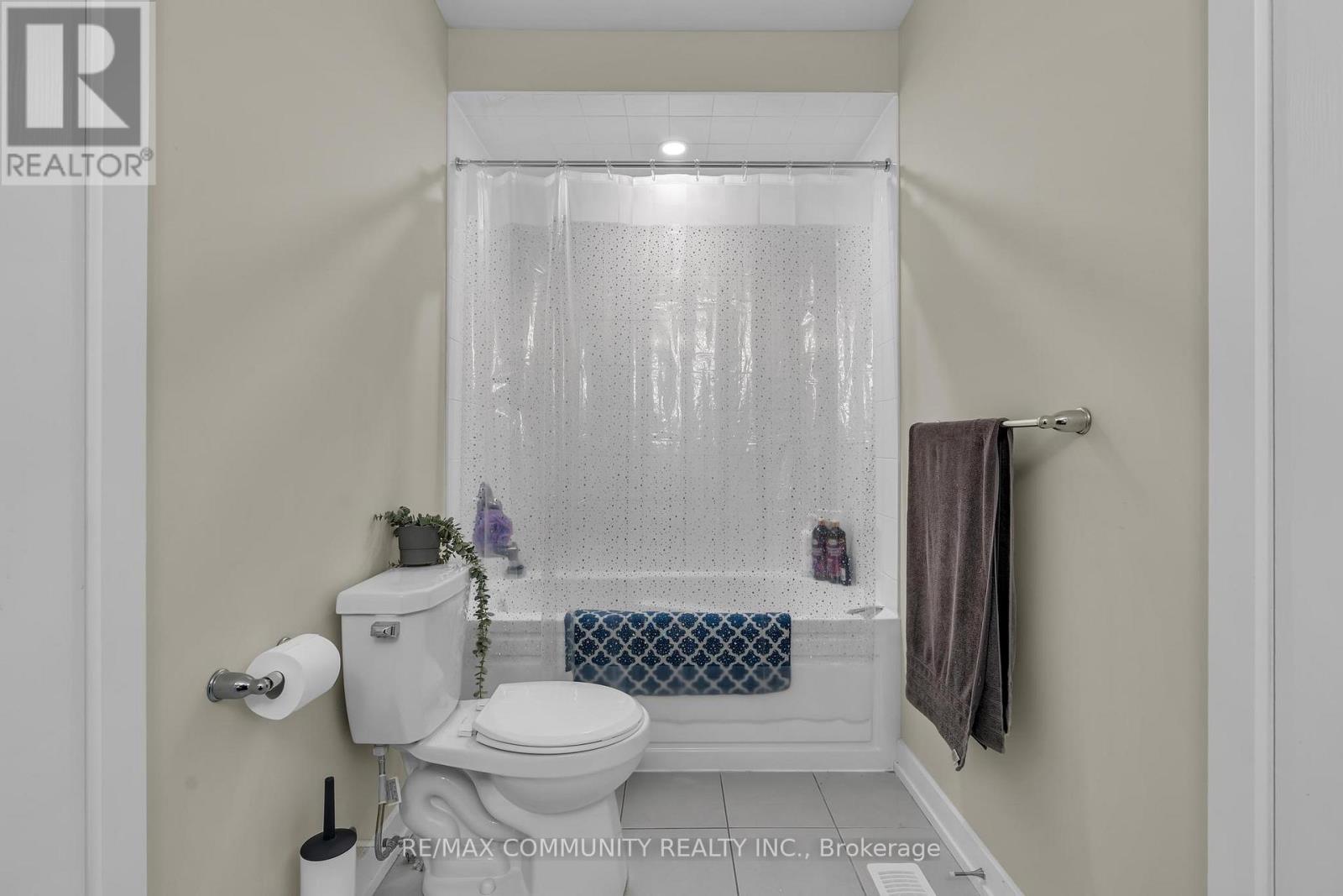 88 Sundin Drive, Haldimand, Ontario  N3W 0H1 - Photo 32 - X12091506
