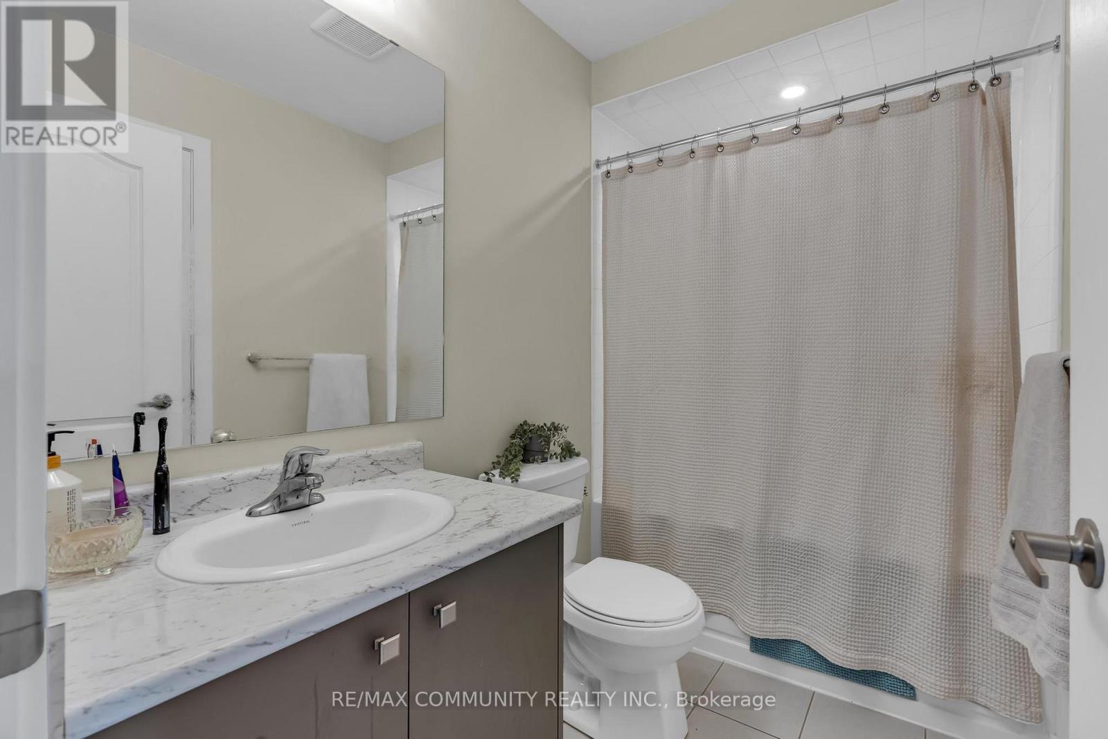 88 Sundin Drive, Haldimand, Ontario  N3W 0H1 - Photo 36 - X12091506