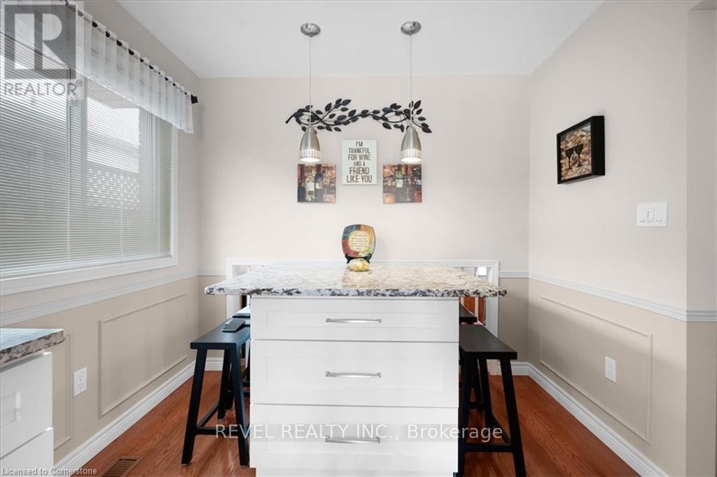7994 Oakridge Drive, Niagara Falls, Ontario  L2H 2W1 - Photo 13 - X12091521