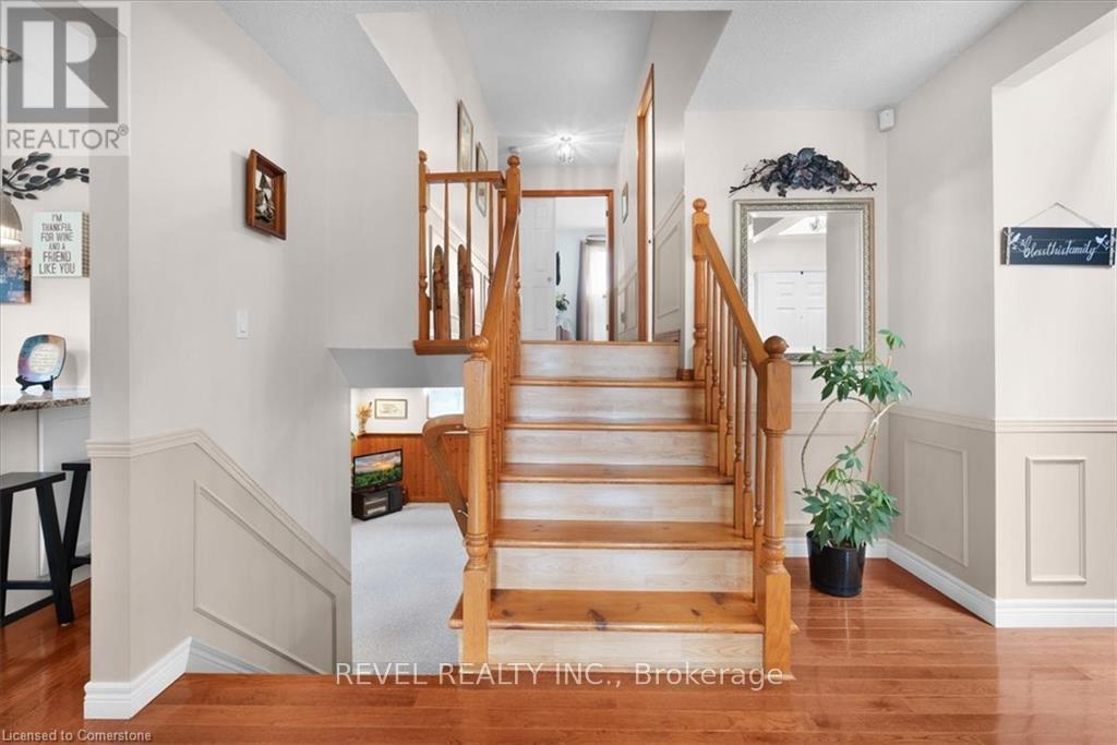 7994 Oakridge Drive, Niagara Falls, Ontario  L2H 2W1 - Photo 15 - X12091521