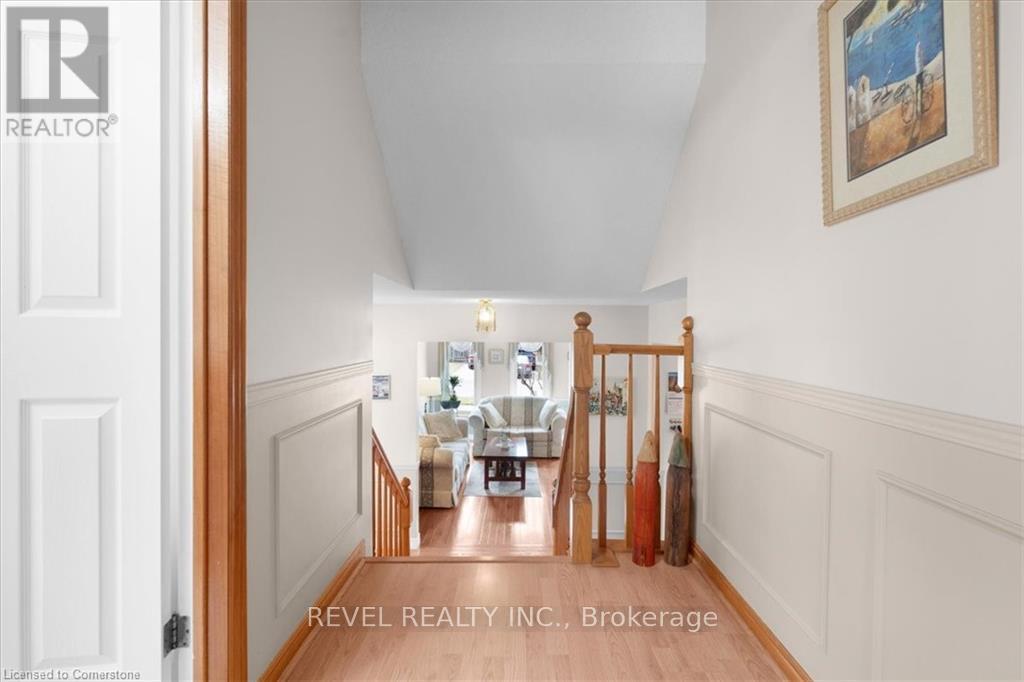 7994 Oakridge Drive, Niagara Falls, Ontario  L2H 2W1 - Photo 16 - X12091521
