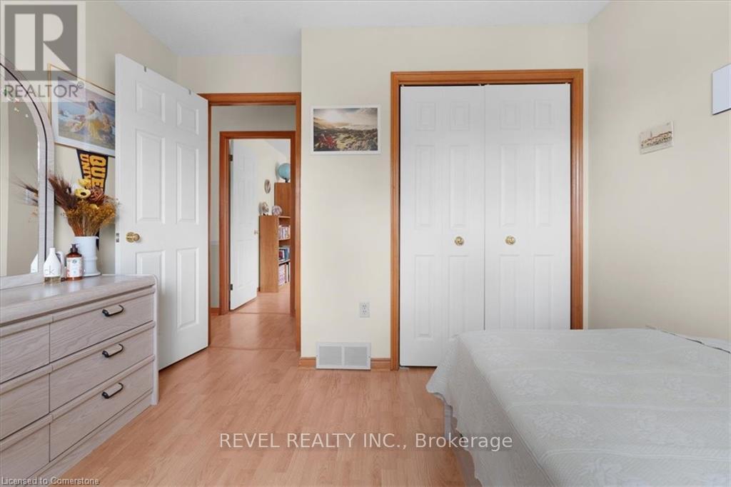 7994 Oakridge Drive, Niagara Falls, Ontario  L2H 2W1 - Photo 23 - X12091521