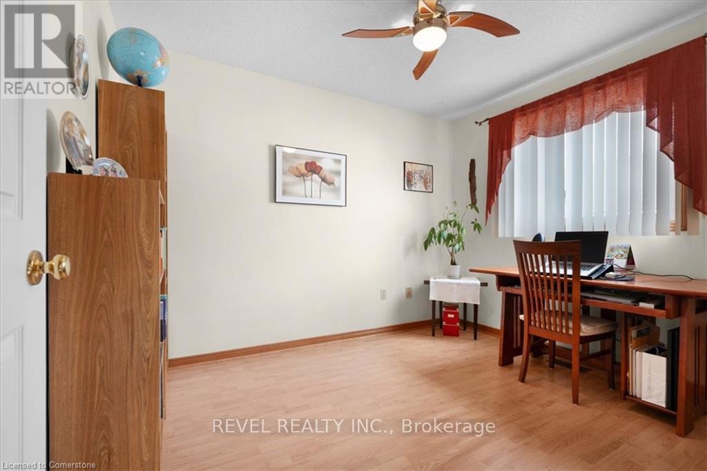 7994 Oakridge Drive, Niagara Falls, Ontario  L2H 2W1 - Photo 25 - X12091521