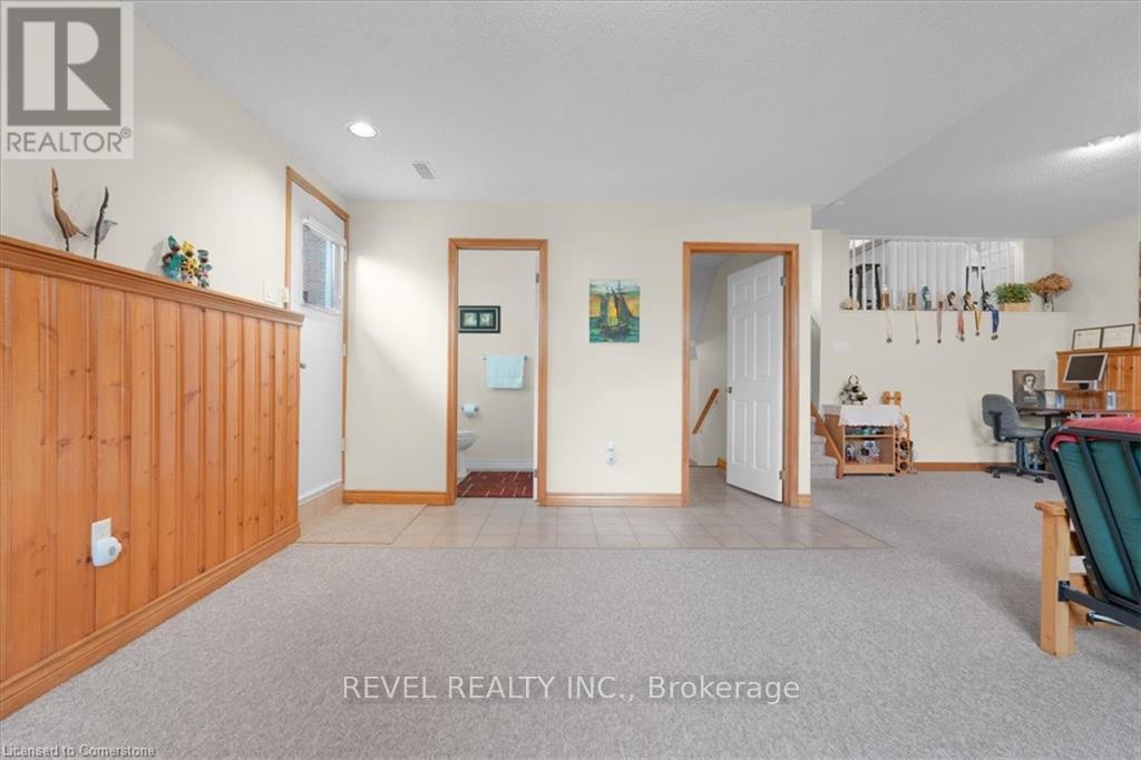 7994 Oakridge Drive, Niagara Falls, Ontario  L2H 2W1 - Photo 31 - X12091521