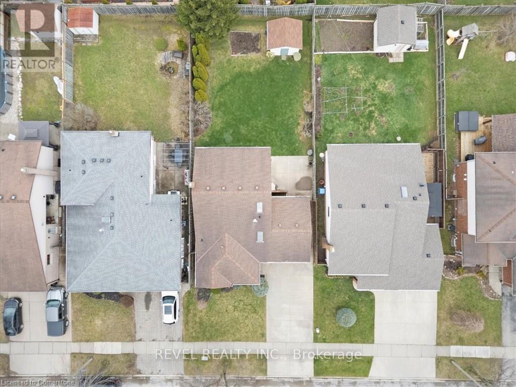 7994 Oakridge Drive, Niagara Falls, Ontario  L2H 2W1 - Photo 42 - X12091521