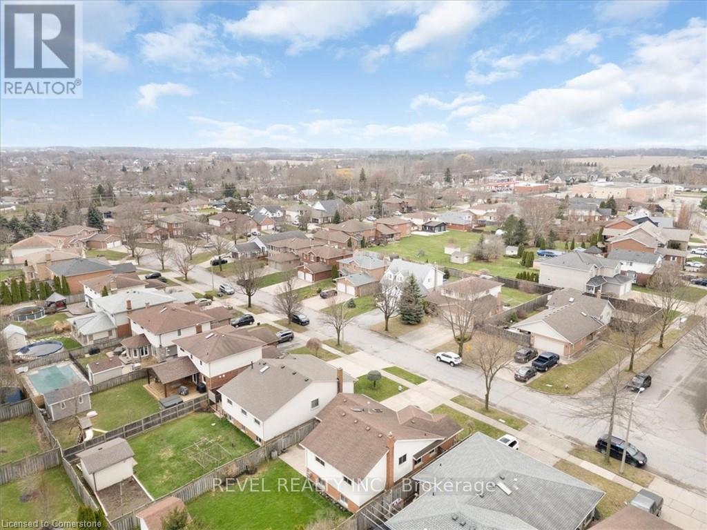 7994 Oakridge Drive, Niagara Falls, Ontario  L2H 2W1 - Photo 43 - X12091521
