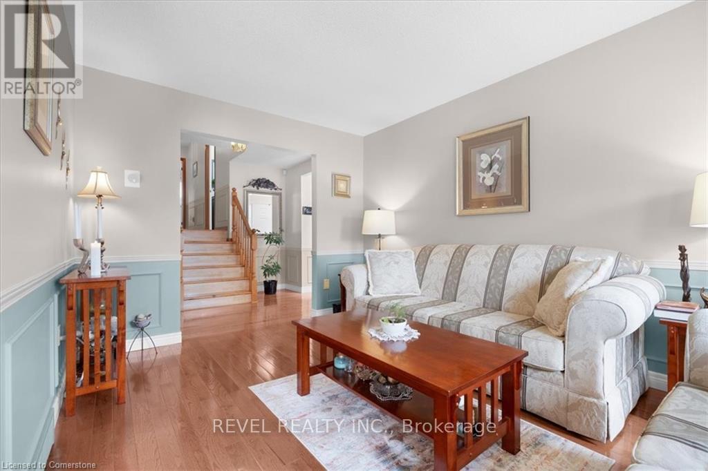 7994 Oakridge Drive, Niagara Falls, Ontario  L2H 2W1 - Photo 8 - X12091521