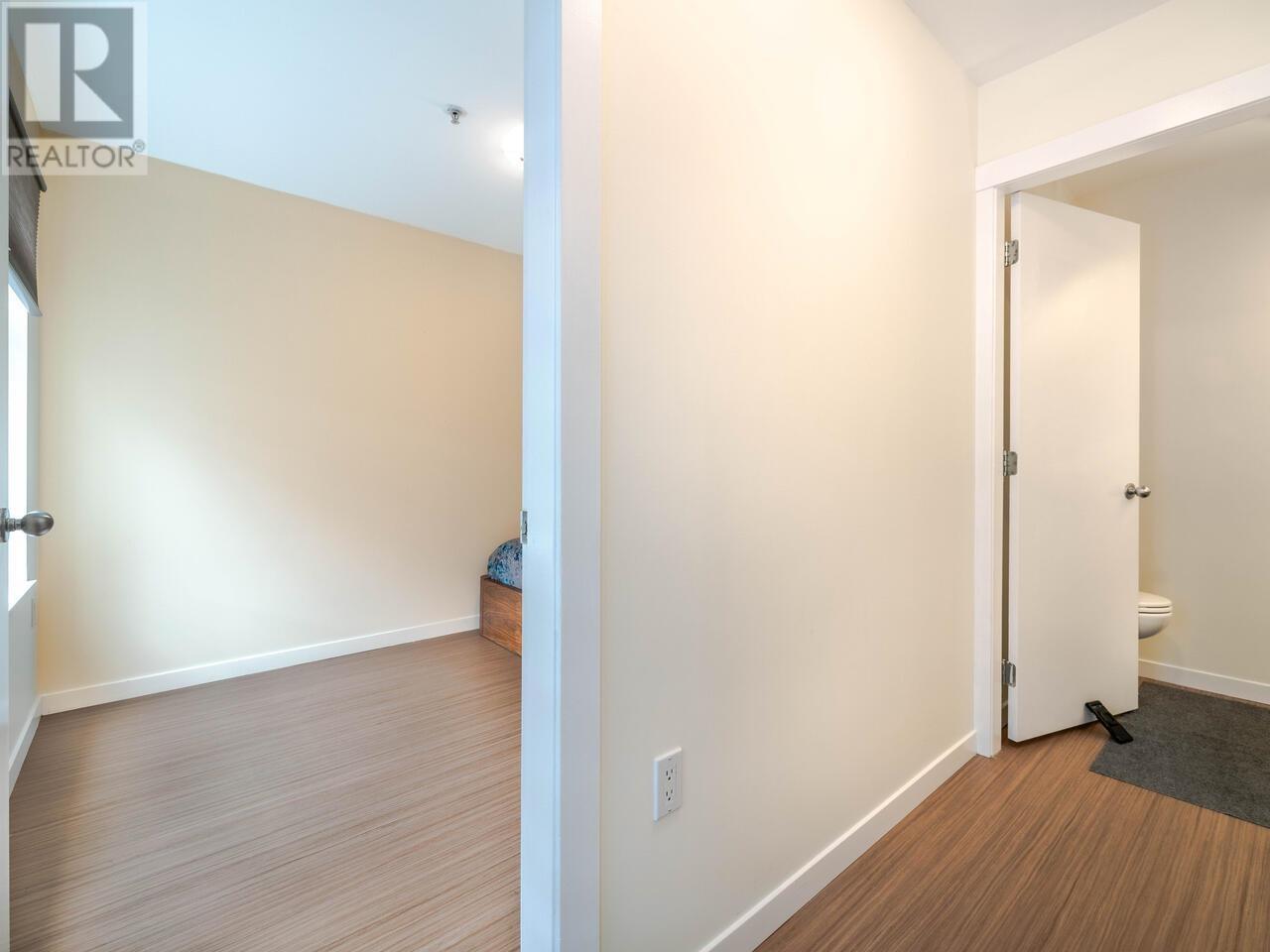 Listing Picture 20 of 40 : 108 4272 ALBERT STREET, Burnaby / 本拿比 - 魯藝地產 Yvonne Lu Group - MLS Medallion Club Member