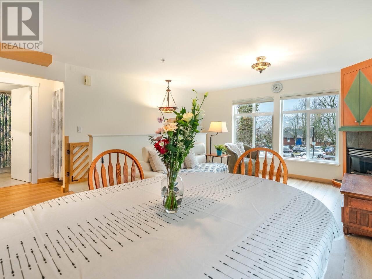 Listing Picture 10 of 40 : 108 4272 ALBERT STREET, Burnaby / 本拿比 - 魯藝地產 Yvonne Lu Group - MLS Medallion Club Member