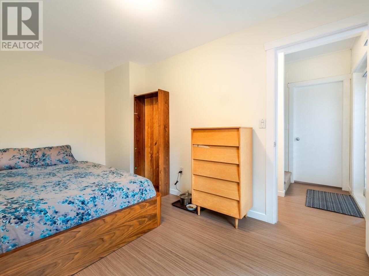Listing Picture 19 of 40 : 108 4272 ALBERT STREET, Burnaby / 本拿比 - 魯藝地產 Yvonne Lu Group - MLS Medallion Club Member