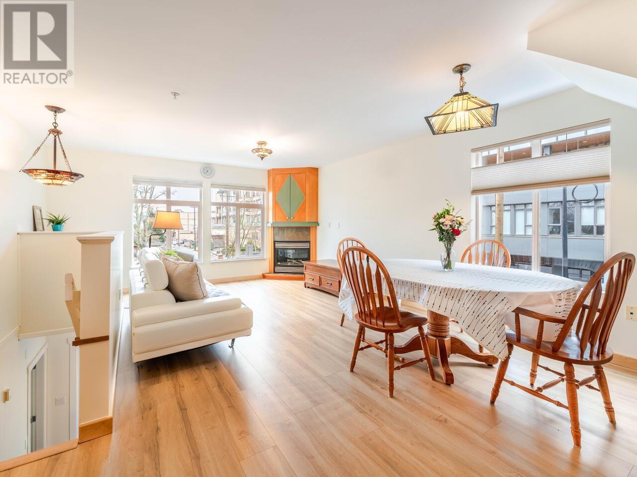 Listing Picture 11 of 40 : 108 4272 ALBERT STREET, Burnaby / 本拿比 - 魯藝地產 Yvonne Lu Group - MLS Medallion Club Member