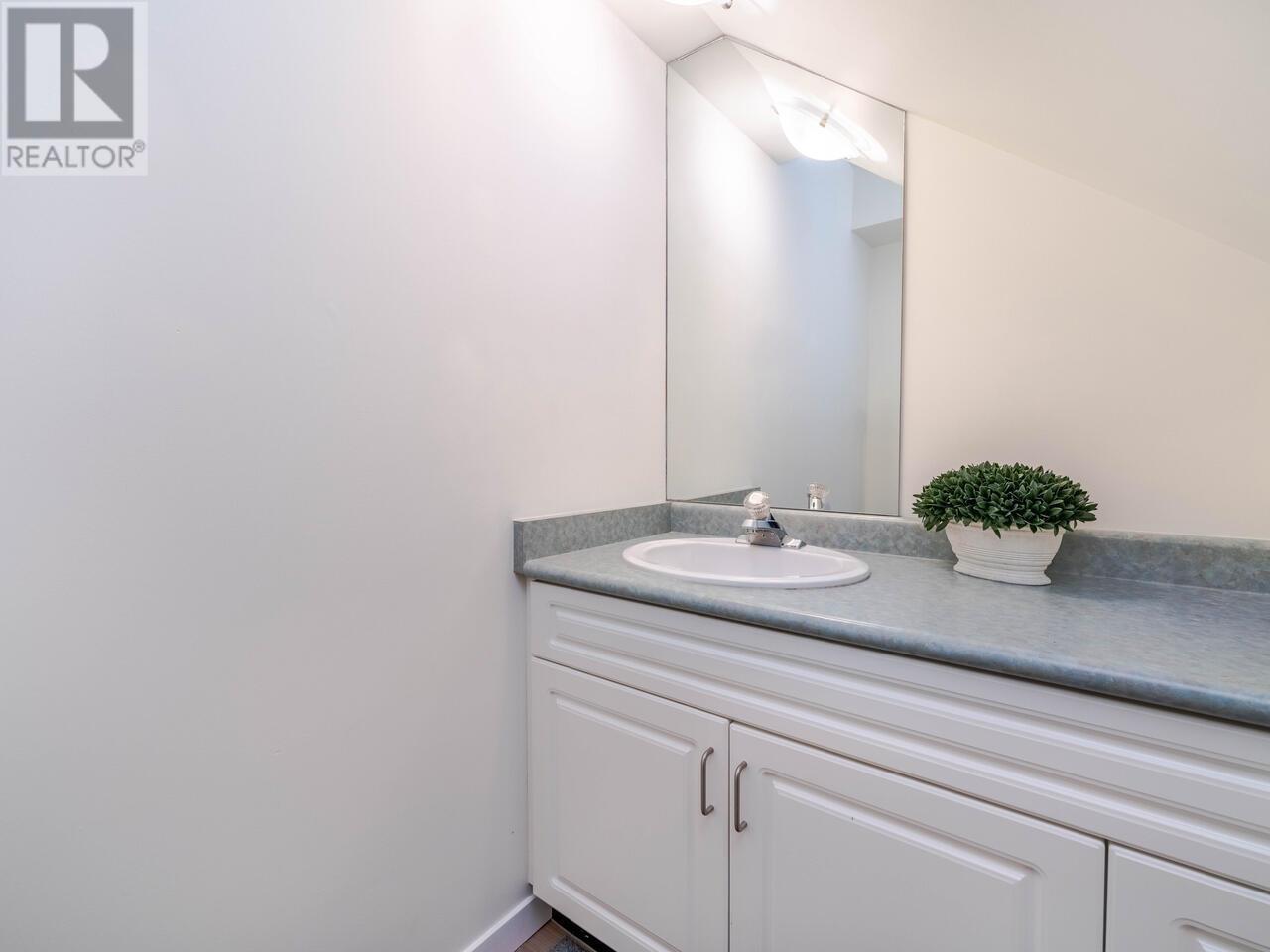 Listing Picture 21 of 40 : 108 4272 ALBERT STREET, Burnaby / 本拿比 - 魯藝地產 Yvonne Lu Group - MLS Medallion Club Member