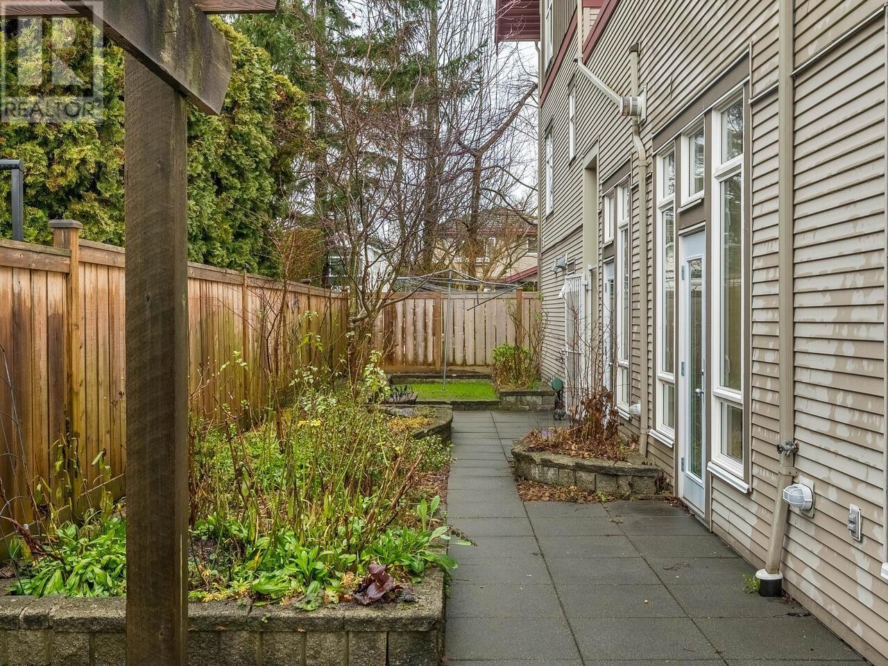 Listing Picture 31 of 40 : 108 4272 ALBERT STREET, Burnaby / 本拿比 - 魯藝地產 Yvonne Lu Group - MLS Medallion Club Member