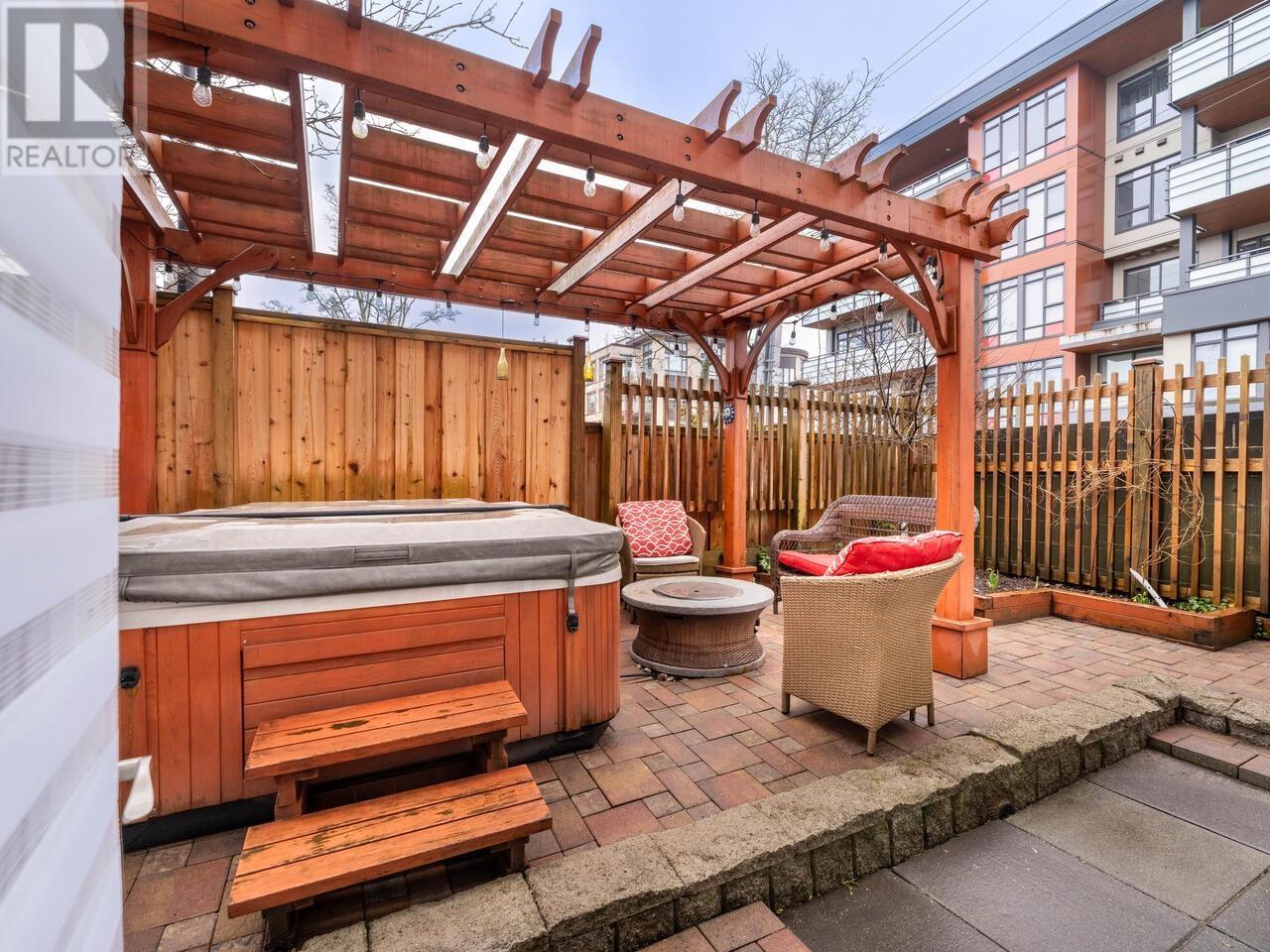 Listing Picture 22 of 40 : 108 4272 ALBERT STREET, Burnaby / 本拿比 - 魯藝地產 Yvonne Lu Group - MLS Medallion Club Member