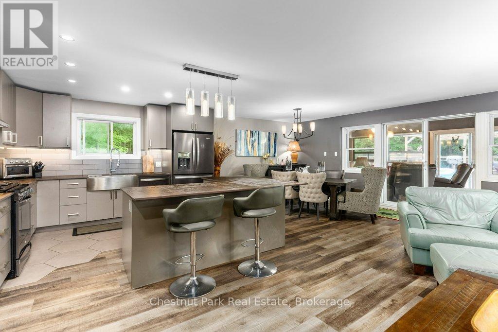 256 Woodland Drive, Huntsville, Ontario  P1H 1A6 - Photo 14 - X12091109