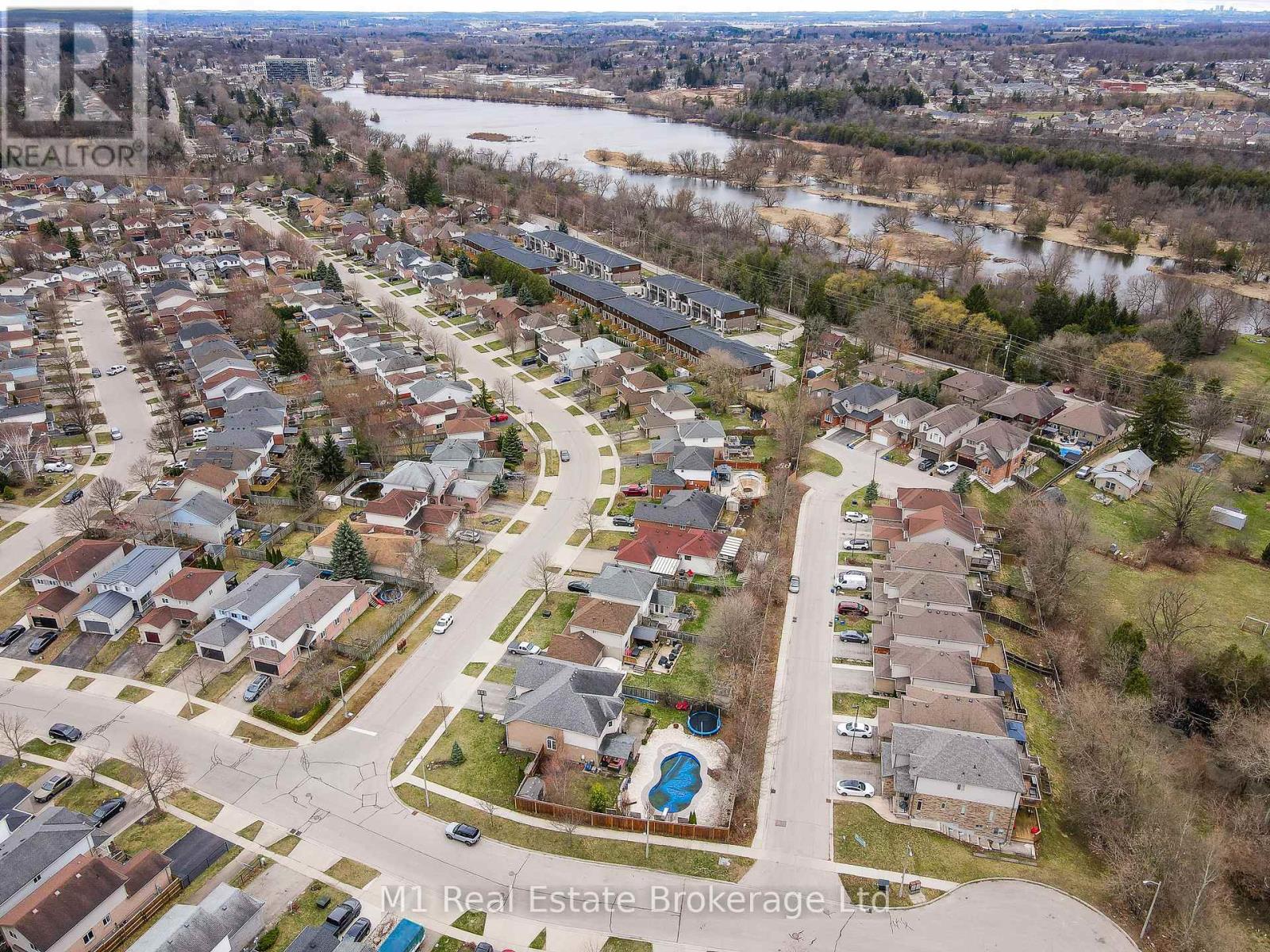 4 ENDEAVOUR DRIVE, Cambridge, Ontario