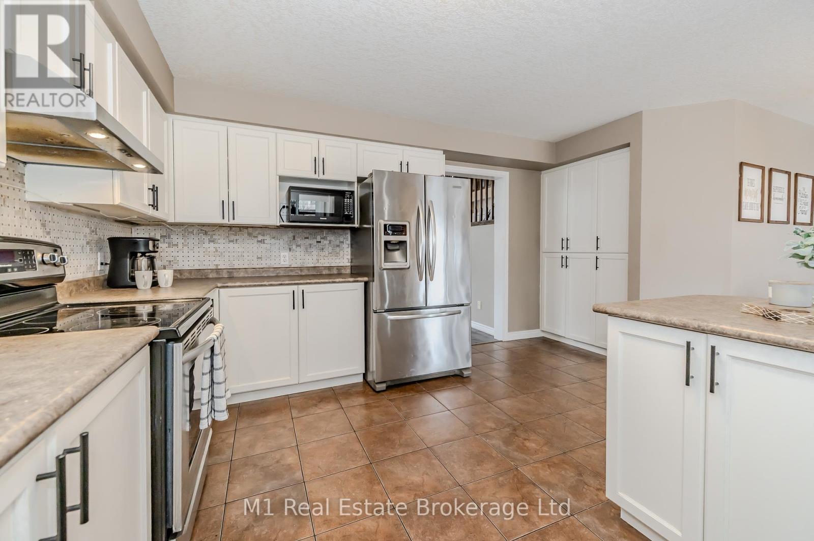 4 Endeavour Drive, Cambridge, Ontario  N3C 4C4 - Photo 10 - X12091574
