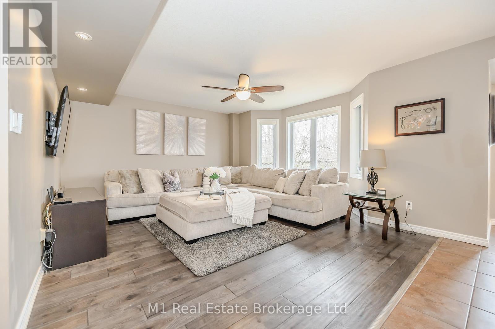 4 Endeavour Drive, Cambridge, Ontario  N3C 4C4 - Photo 14 - X12091574