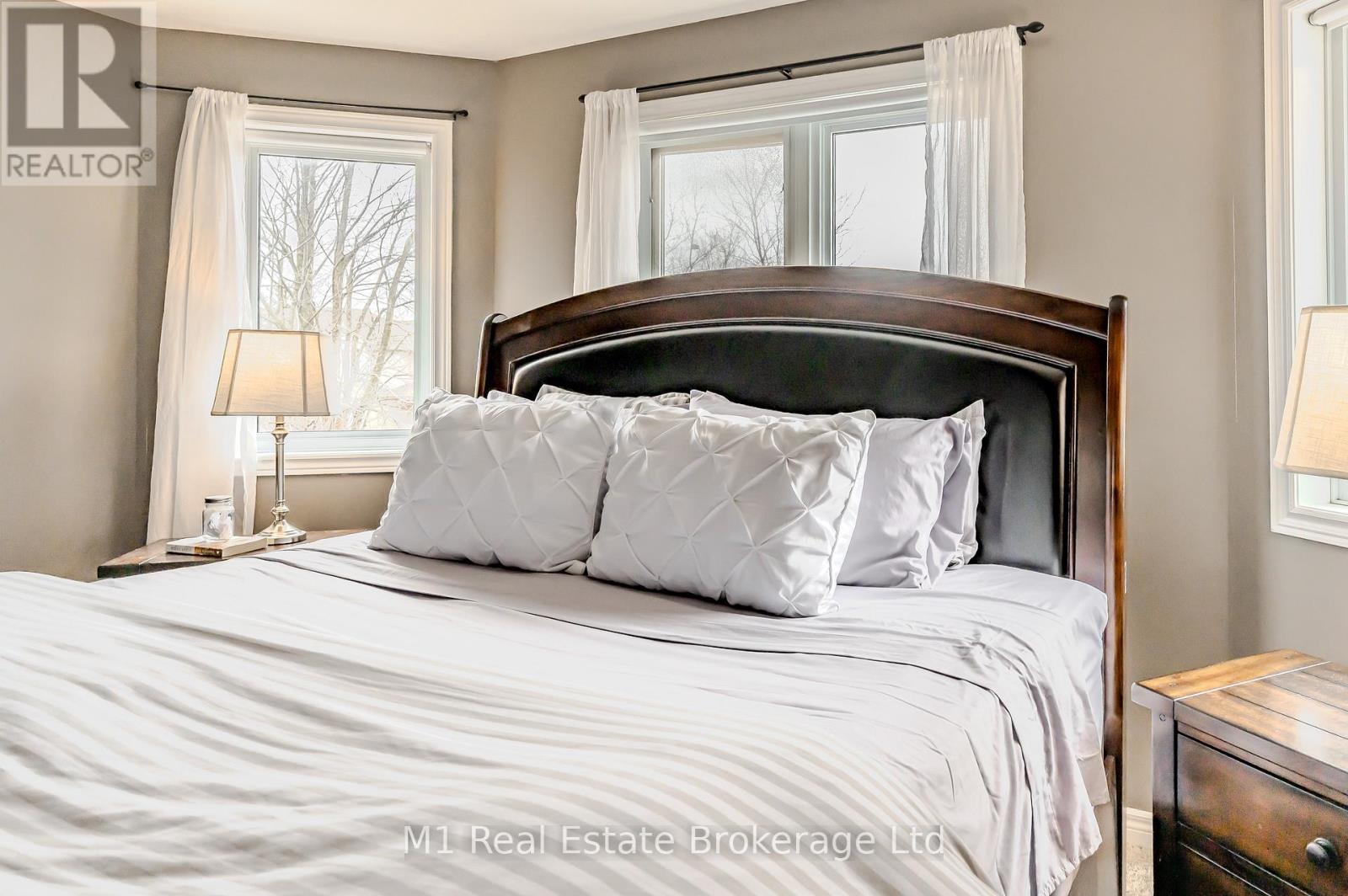 4 Endeavour Drive, Cambridge, Ontario  N3C 4C4 - Photo 28 - X12091574