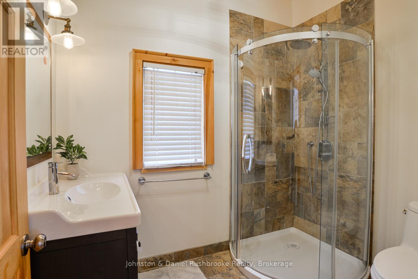 1217 Sherwood Forest Road, Bracebridge, Ontario  P1L 1X3 - Photo 17 - X12091582