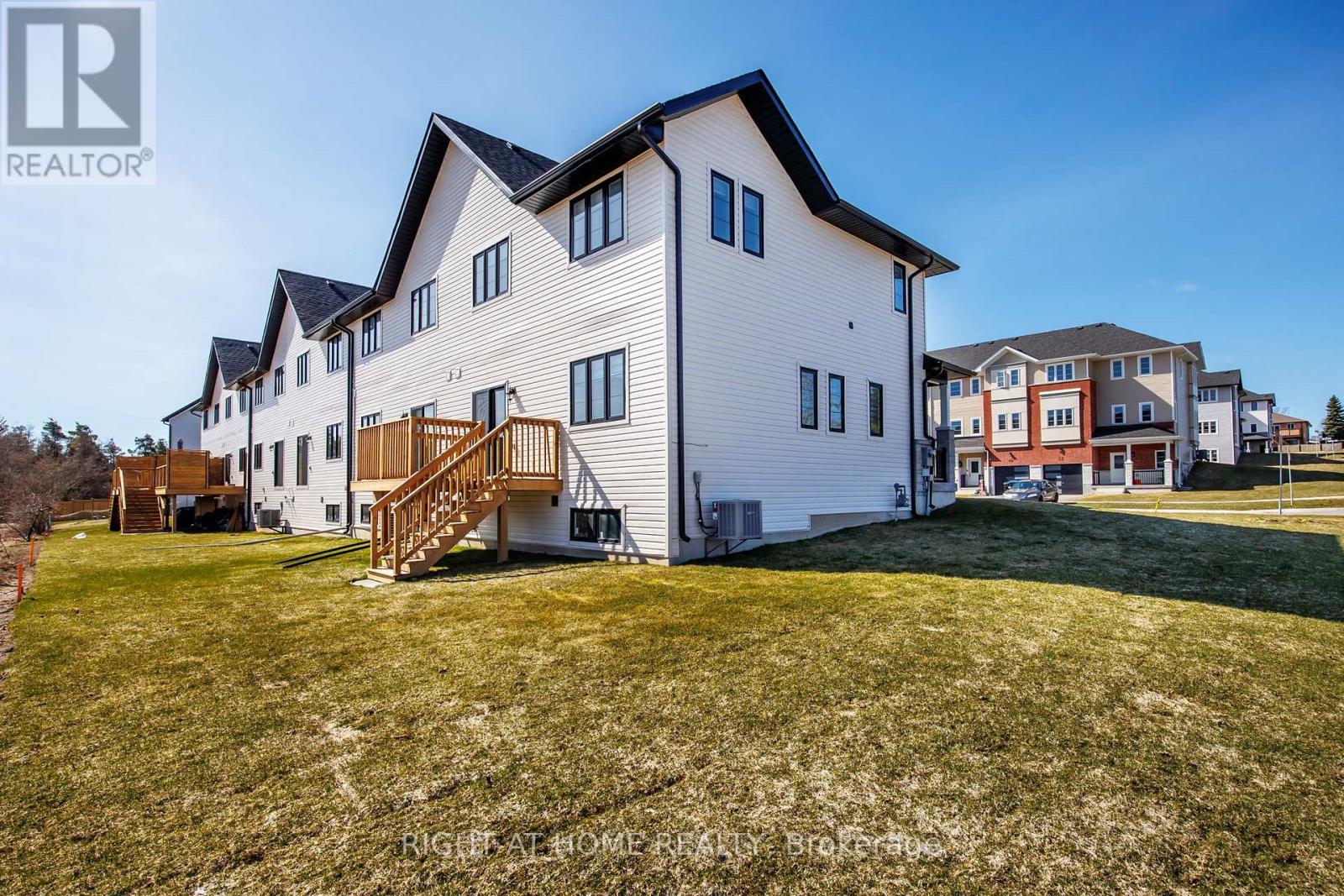 Property at 52 LAHEY CRESCENT image 3