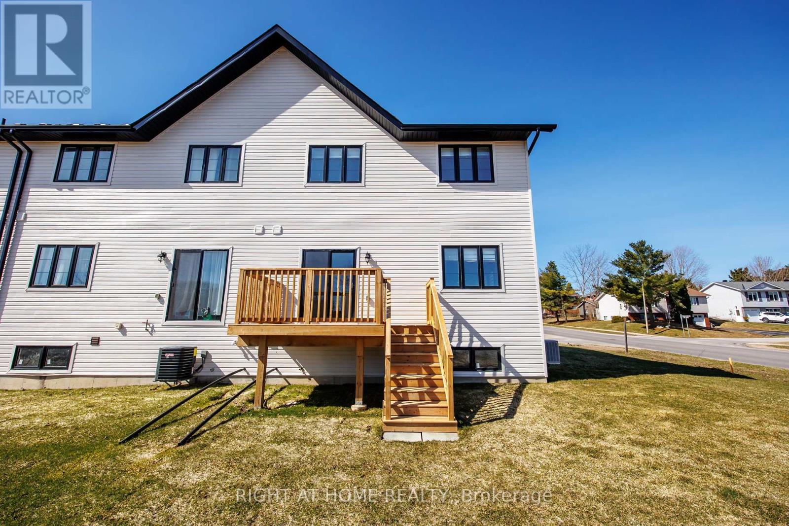 Property at 52 LAHEY CRESCENT image 4