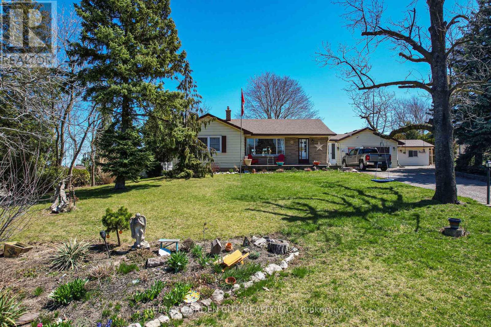 Property at 3811 VICTORIA AVENUE image 3