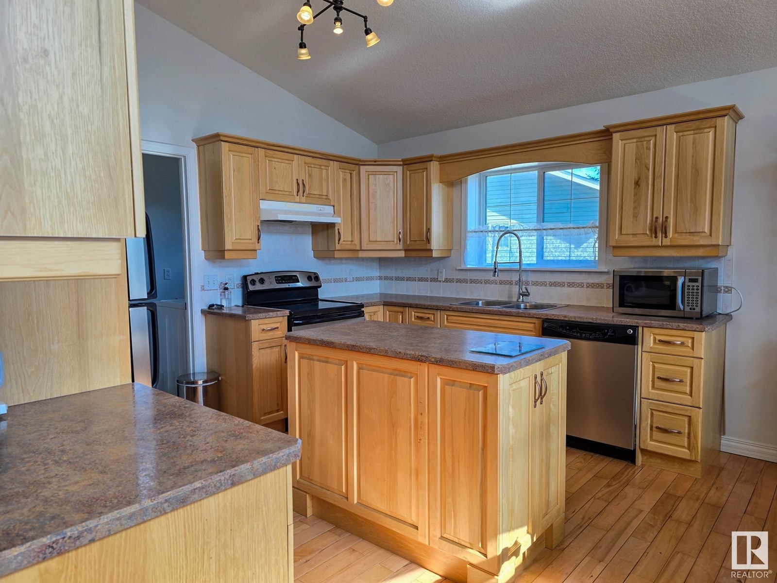 Property at 492 STANLEY CL image 2