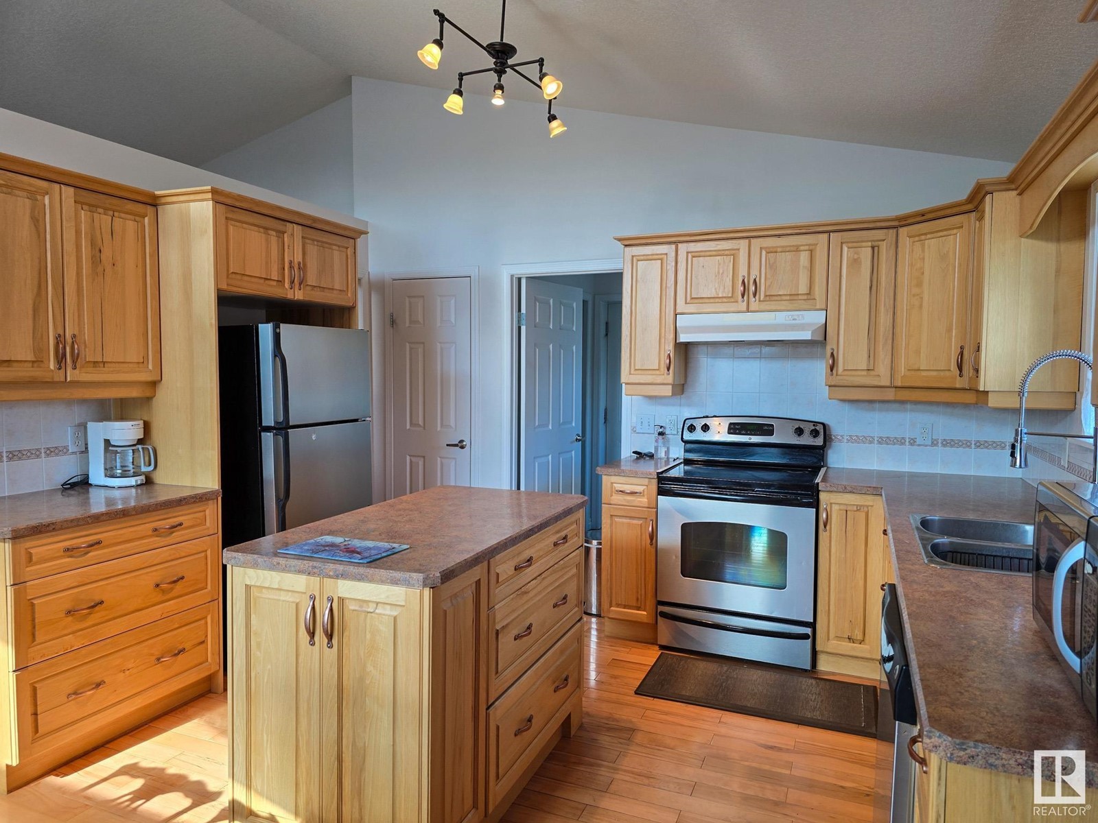 Property at 492 STANLEY CL image 3