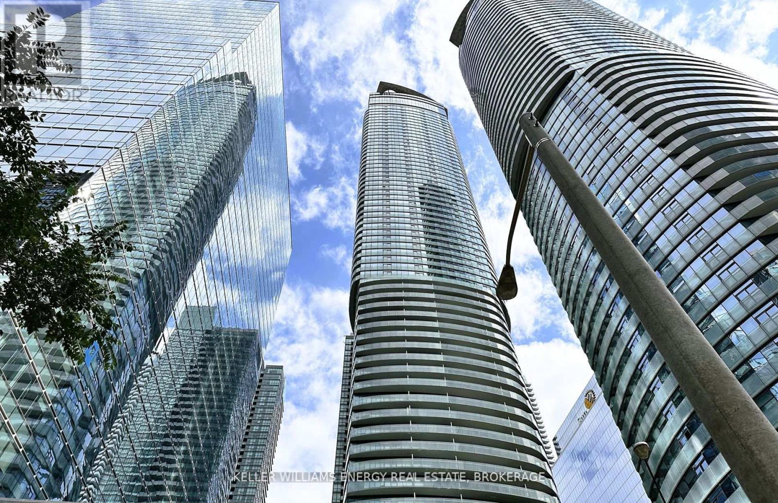 1409 - 12 York Street, Toronto, Ontario  M5J 0A9 - Photo 2 - C12013542