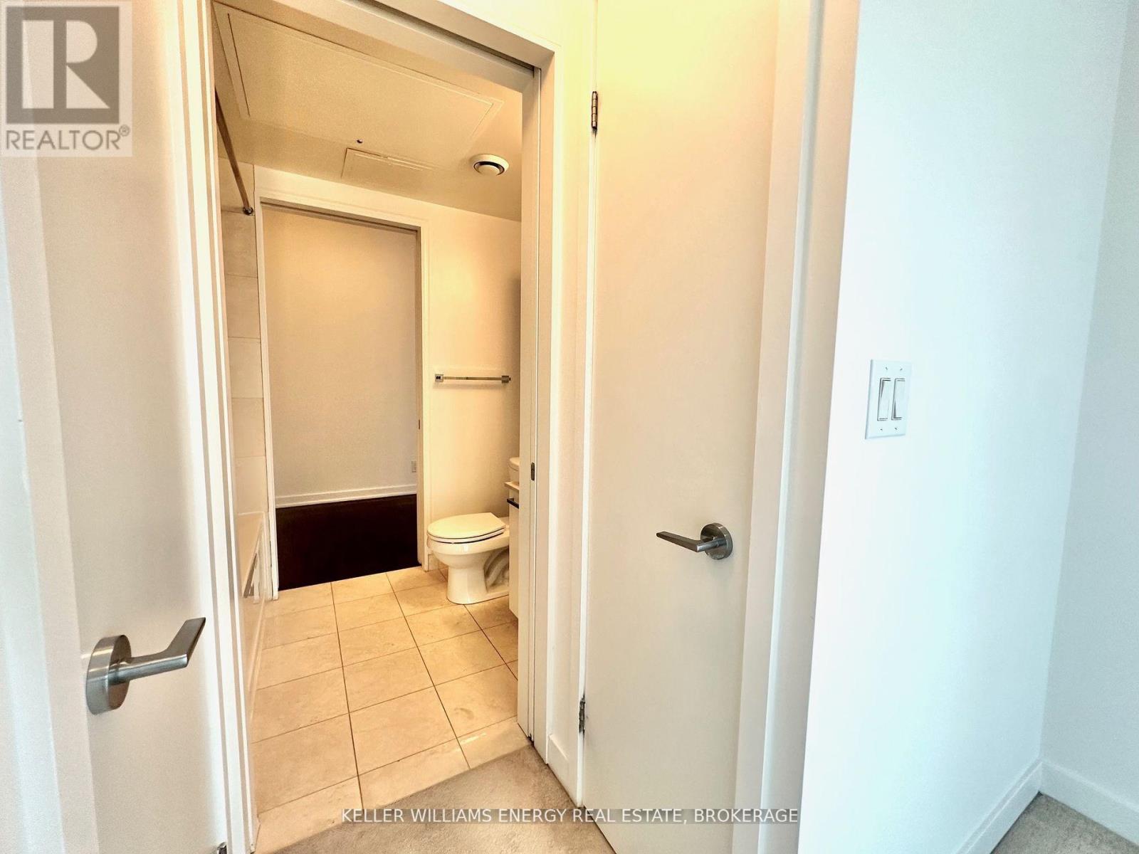 1409 - 12 York Street, Toronto, Ontario  M5J 0A9 - Photo 14 - C12013542