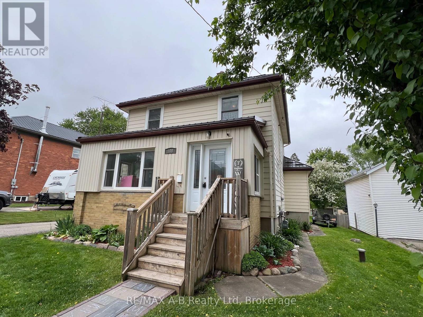 108 LOVEYS STREET E, east zorra-tavistock (hickson), Ontario