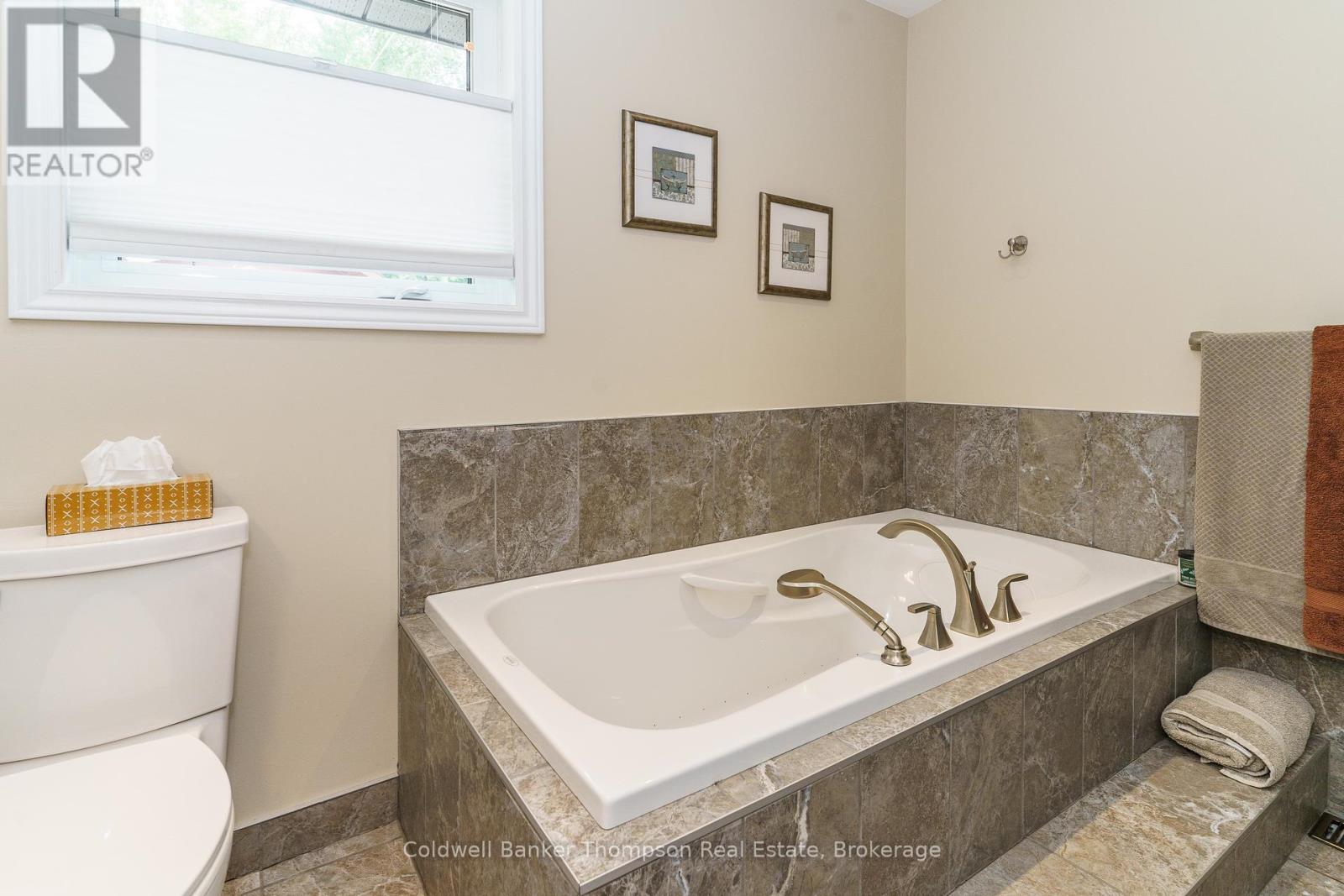 199 Almaguin Drive, Mcmurrich/monteith, Ontario  P0A 1Y0 - Photo 12 - X12091593