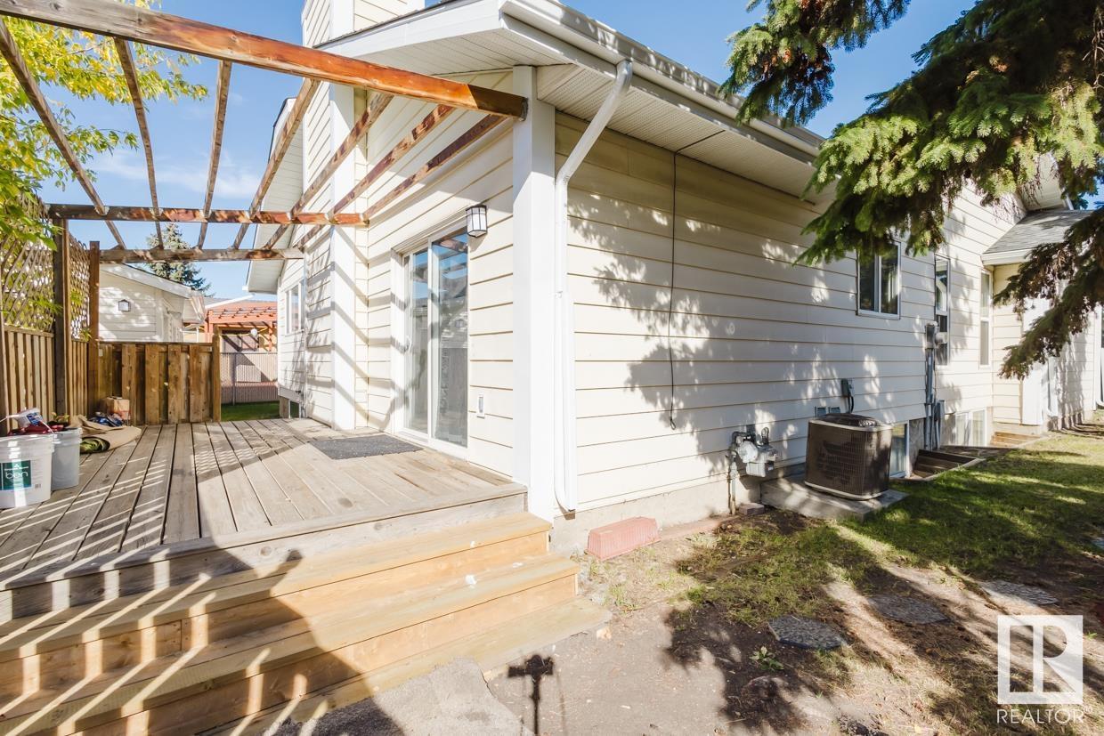 Property at 16806 91 ST NW image 5