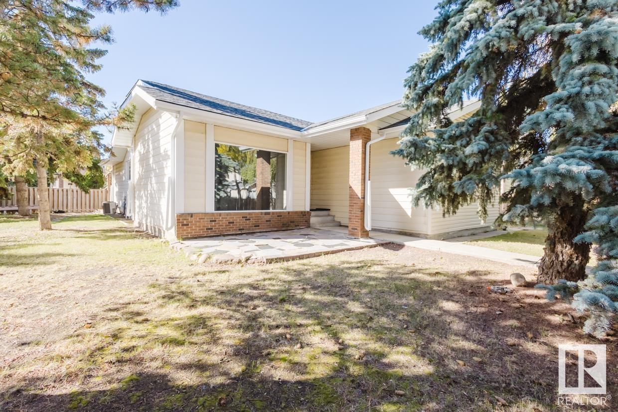 Property at 16806 91 ST NW image 1