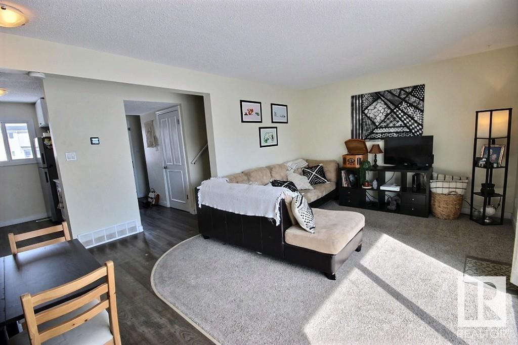 Property at 11372 139 AV NW image 3