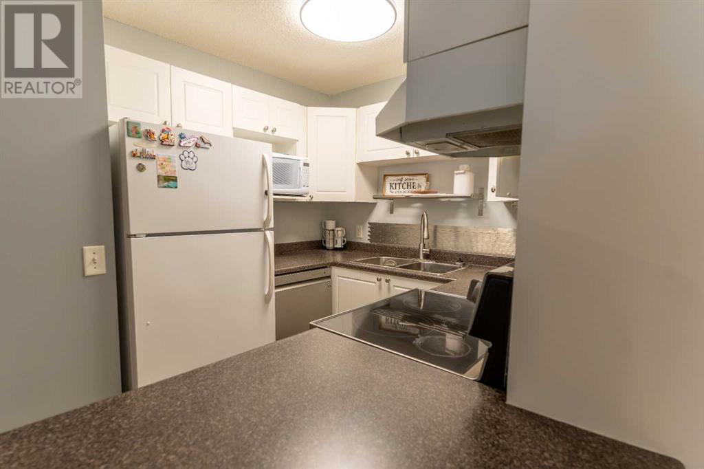 104, 9 Country Village Bay Ne, Calgary, Alberta  T3K 5J8 - Photo 16 - A2207821