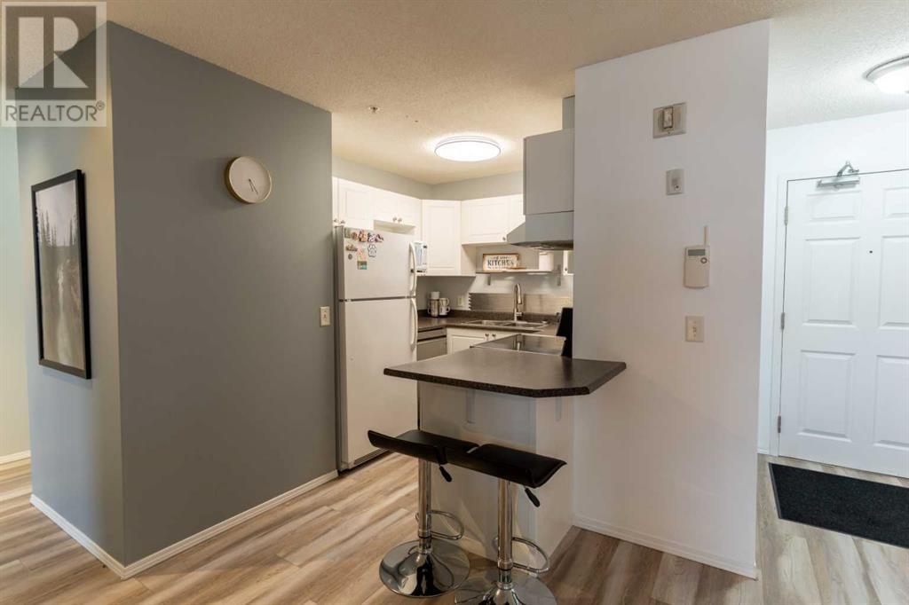 104, 9 Country Village Bay Ne, Calgary, Alberta  T3K 5J8 - Photo 14 - A2207821