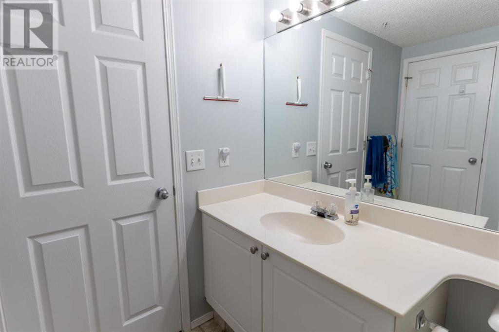 104, 9 Country Village Bay Ne, Calgary, Alberta  T3K 5J8 - Photo 29 - A2207821