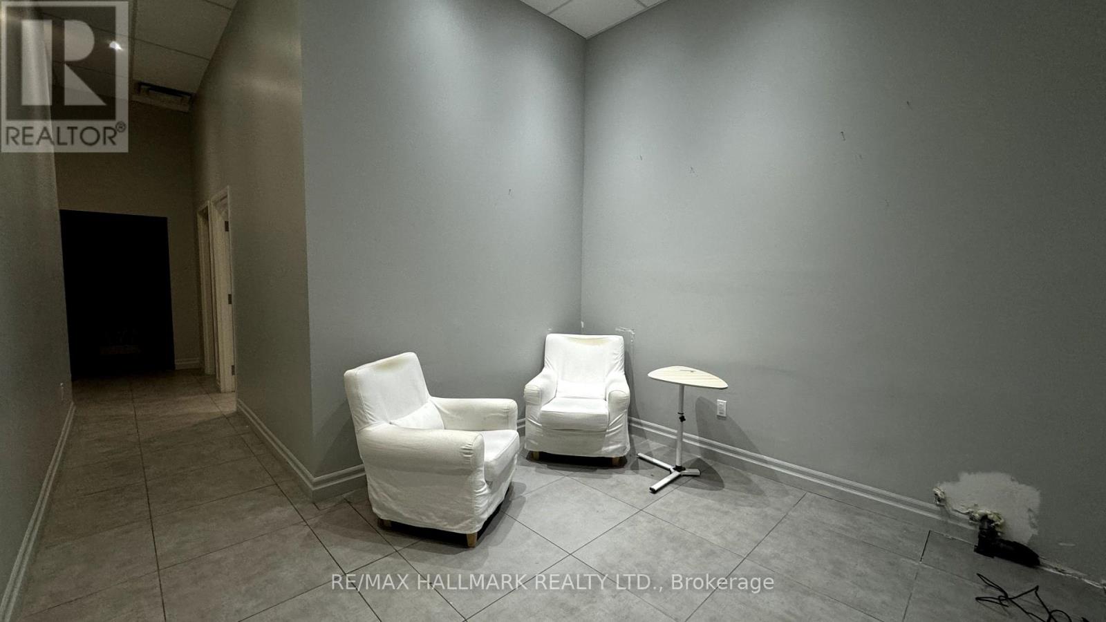 7 - 2 Allaura Boulevard E, Aurora, Ontario  L4G 3S5 - Photo 10 - N12091585