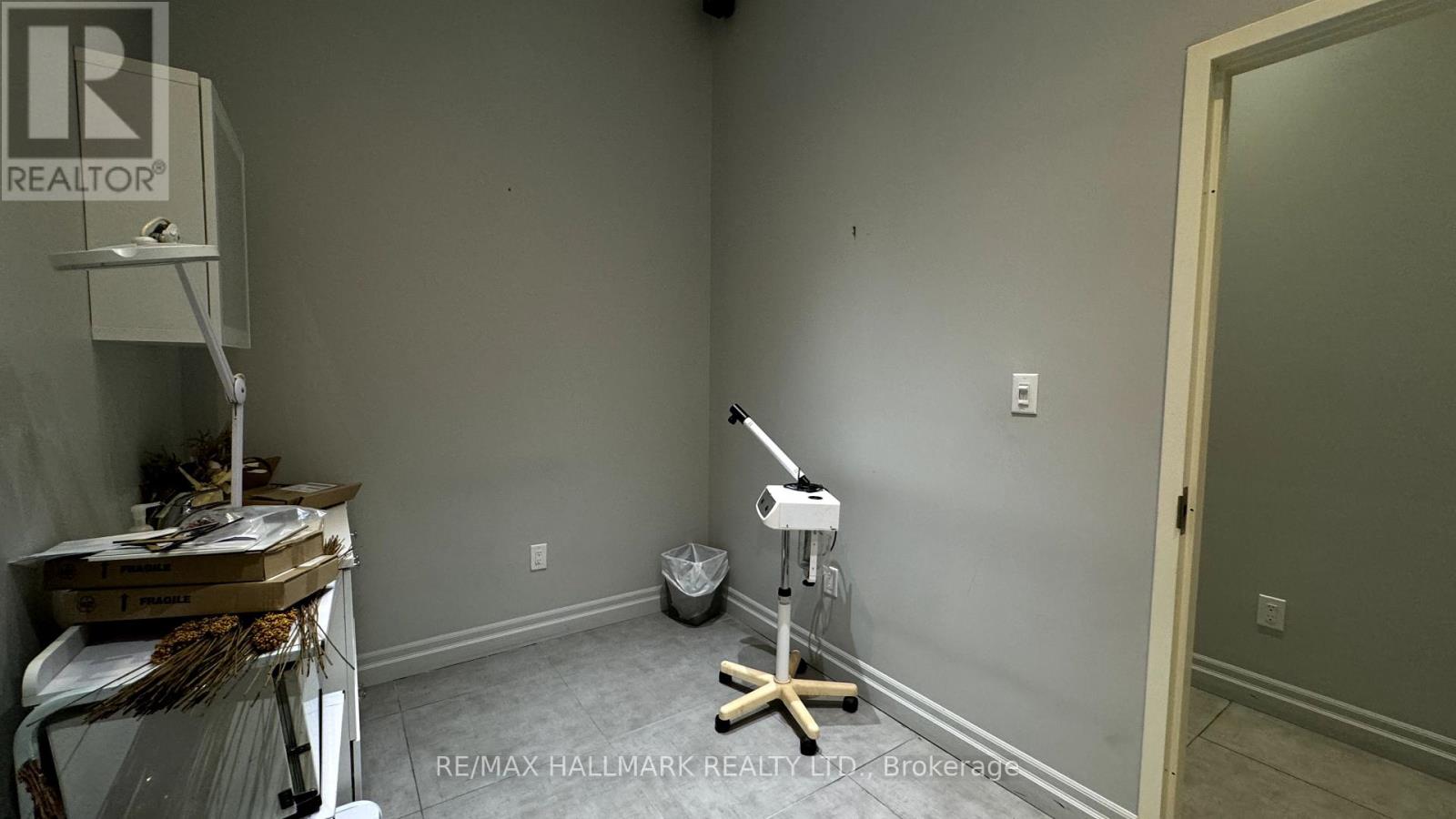 7 - 2 Allaura Boulevard E, Aurora, Ontario  L4G 3S5 - Photo 15 - N12091585