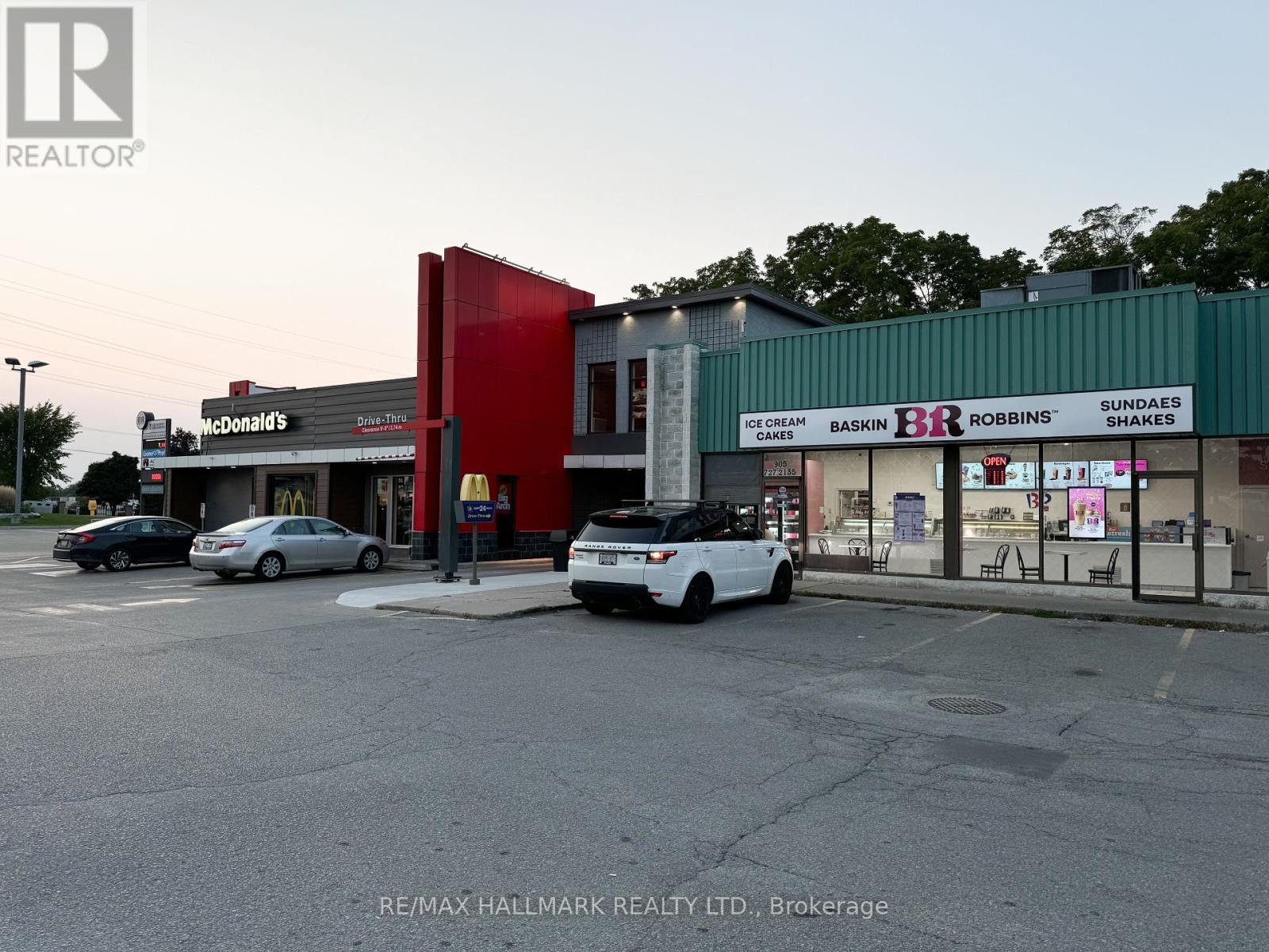 7 - 2 Allaura Boulevard E, Aurora, Ontario  L4G 3S5 - Photo 3 - N12091585