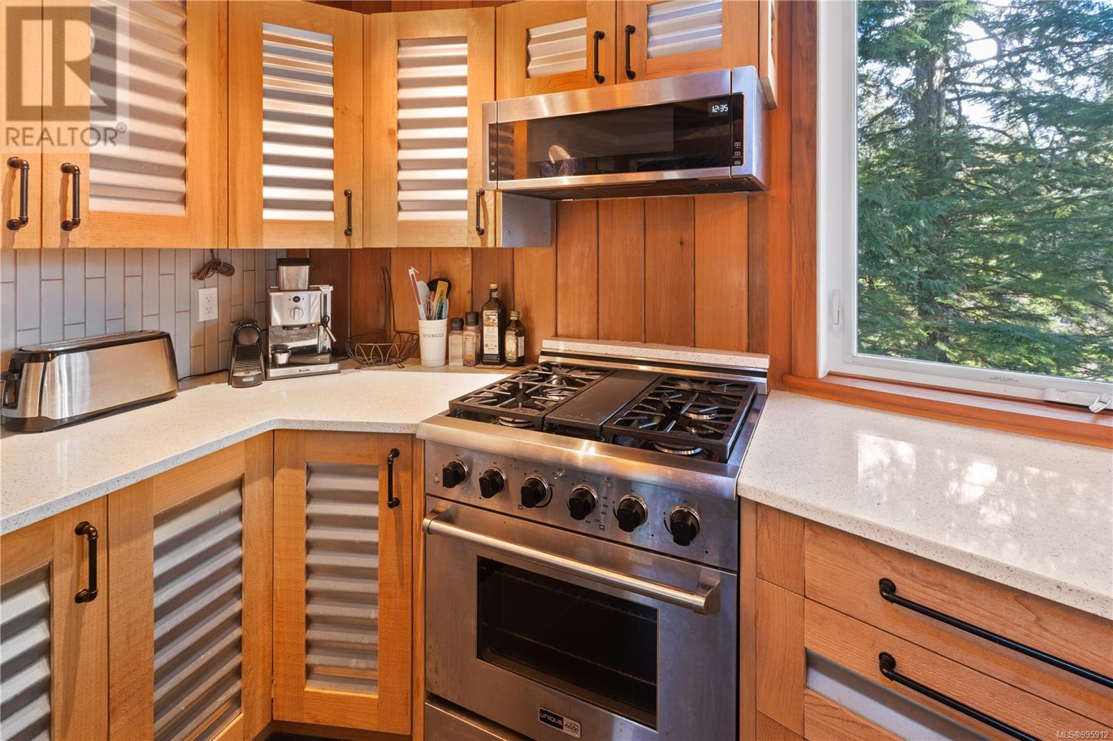 1 1015 Peninsula Rd, Ucluelet, British Columbia  V0R 3A0 - Photo 11 - 995912