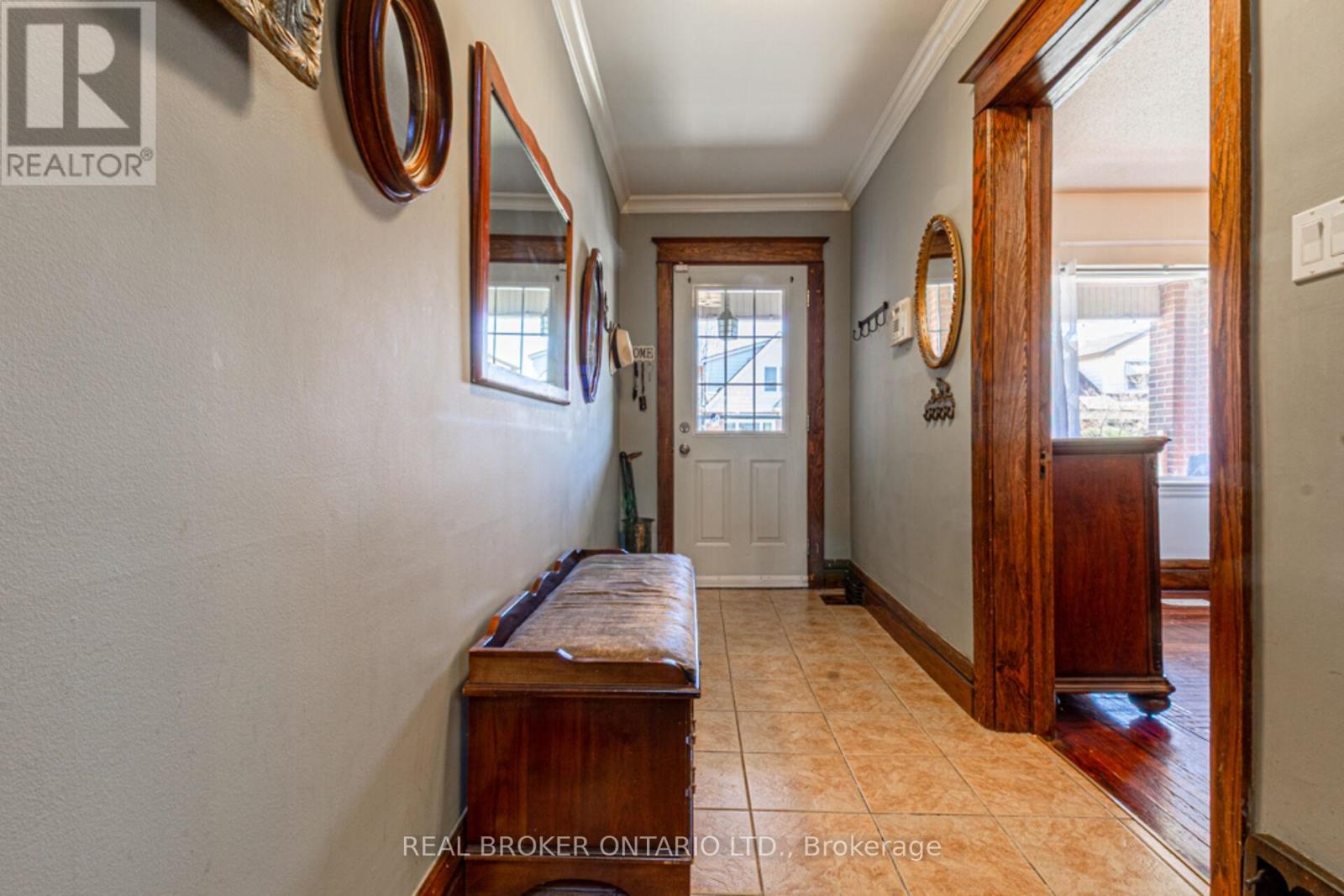 165 Leinster Avenue N, Hamilton, Ontario  L8L 6Y1 - Photo 3 - X12091601