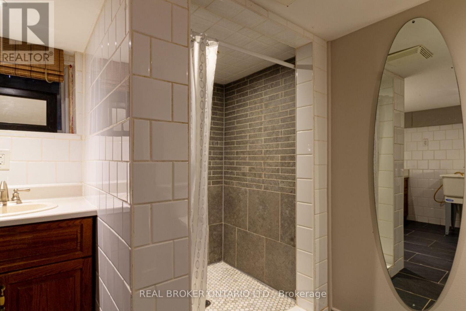 165 Leinster Avenue N, Hamilton, Ontario  L8L 6Y1 - Photo 37 - X12091601