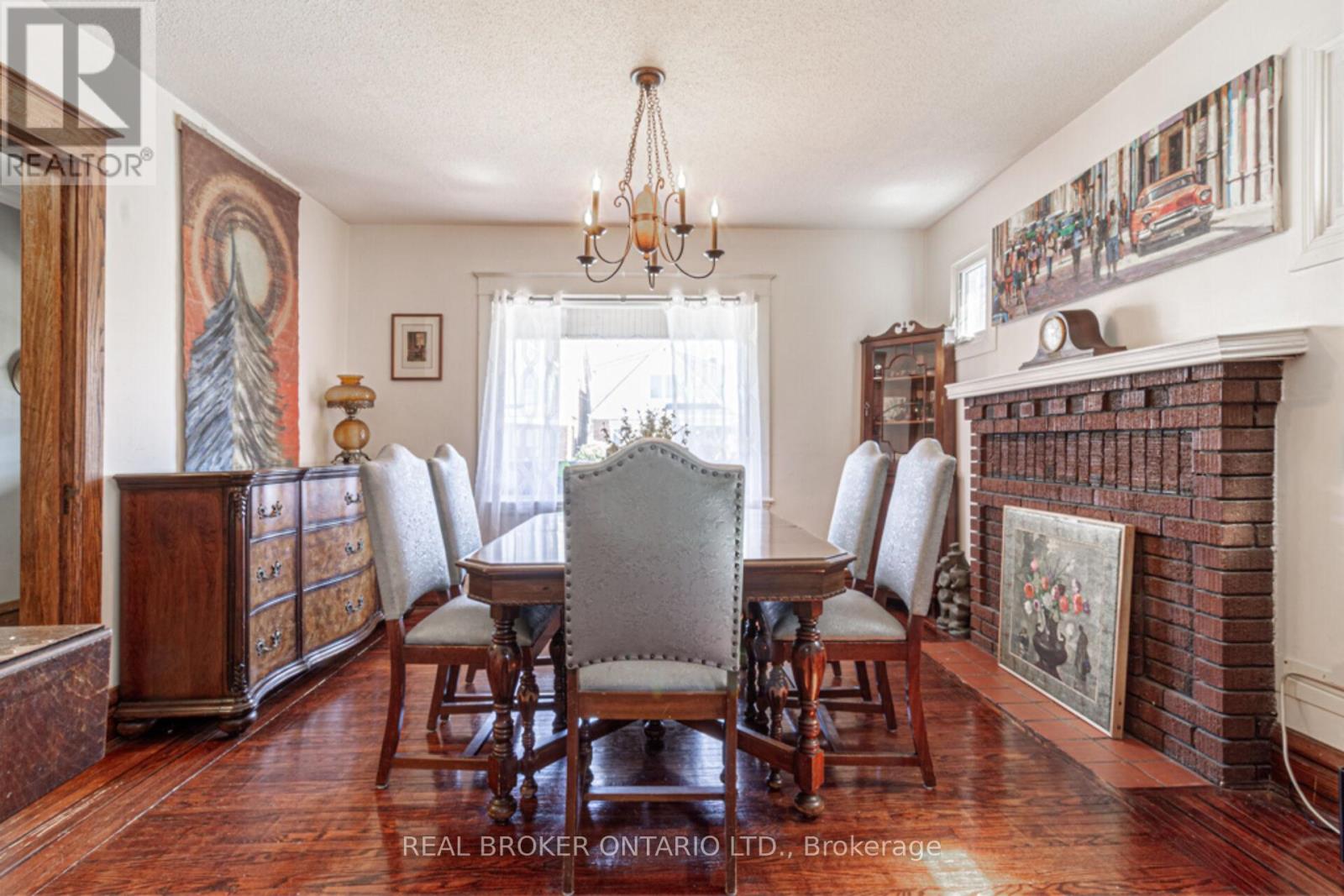 165 Leinster Avenue N, Hamilton, Ontario  L8L 6Y1 - Photo 5 - X12091601
