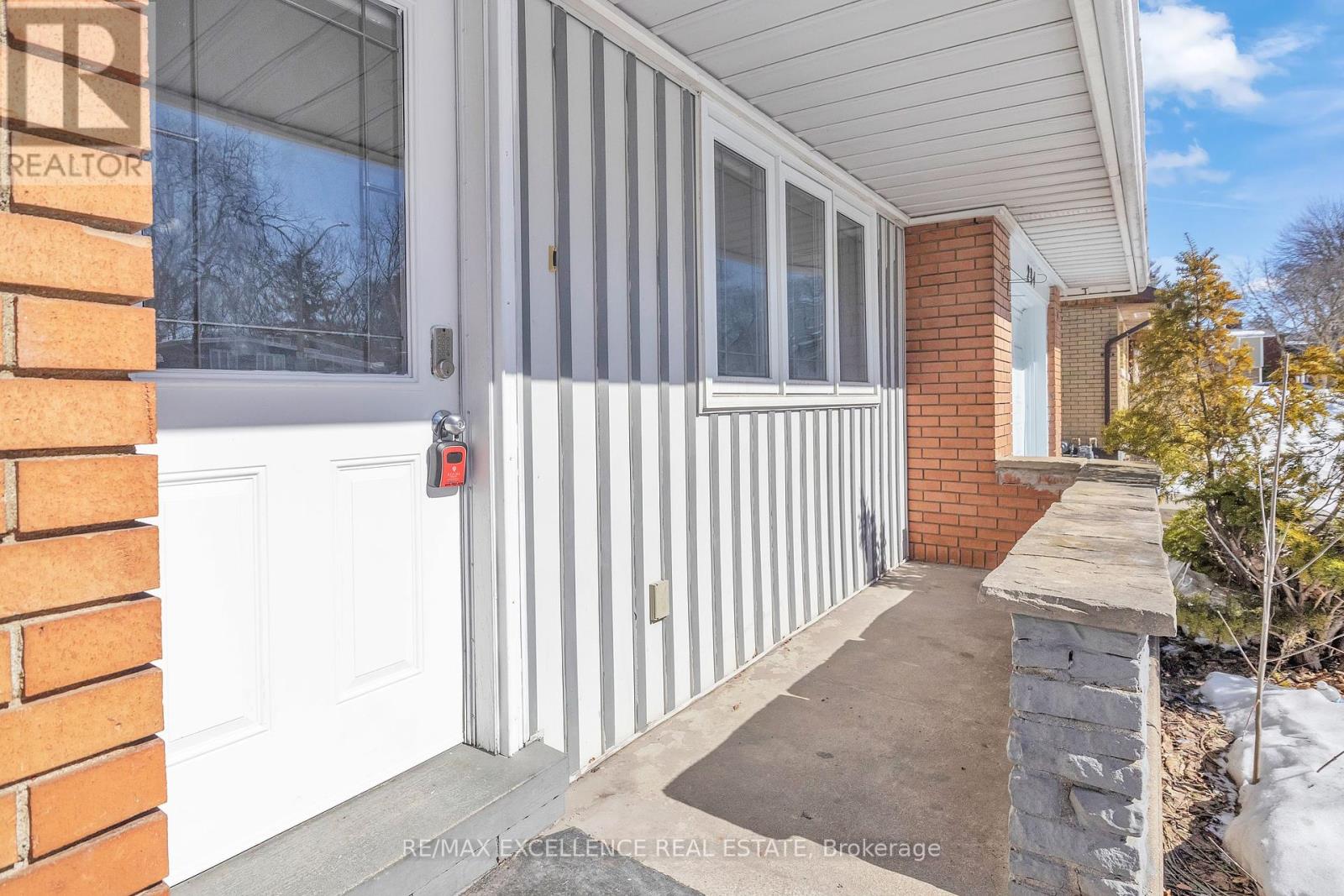 234 Erb Street, Waterloo, Ontario  N2J 1M8 - Photo 12 - X12091619